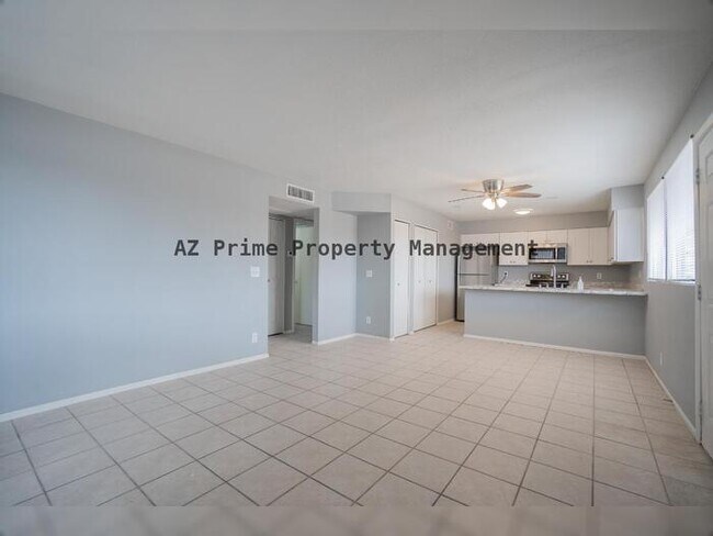 Building Photo - 4719 E Belleview St