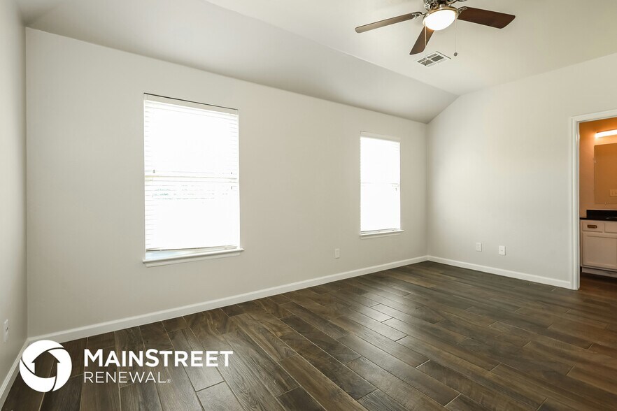 Building Photo - 4540 SE 81st St