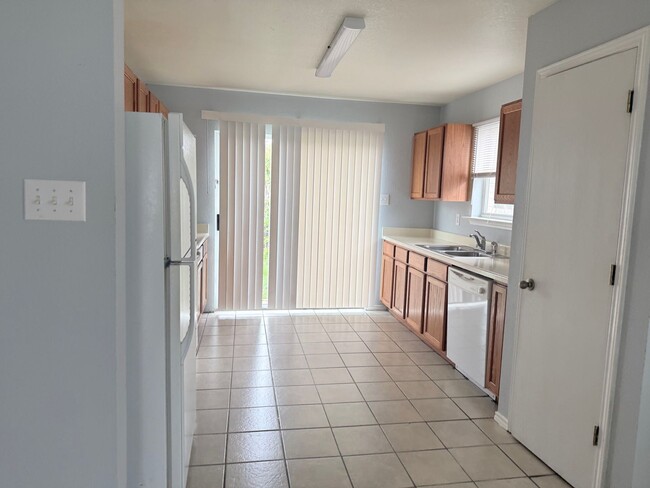Building Photo - 10607 Shaenview