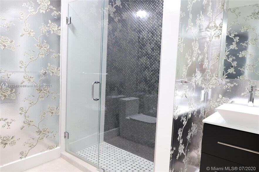 Building Photo - 6540 SW 135th Ter