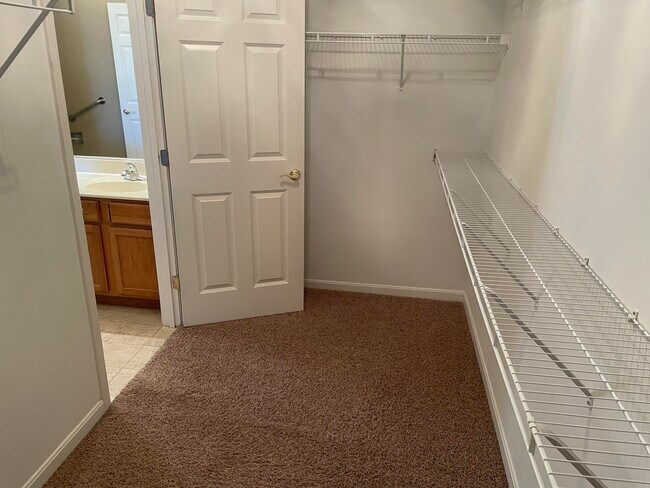 Building Photo - 1153 Fairman Way