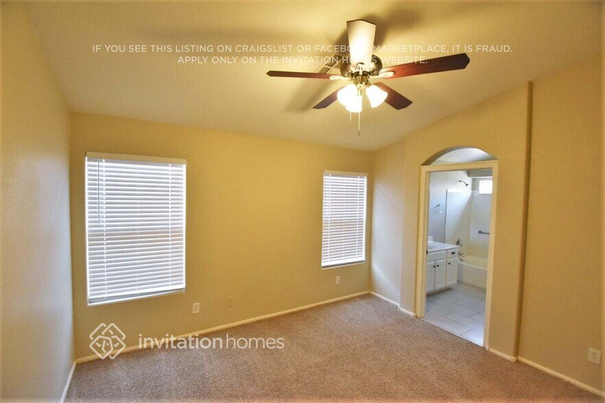 Building Photo - 11442 E Pronghorn Ave