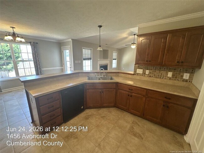 Building Photo - 1456 Avoncroft Dr