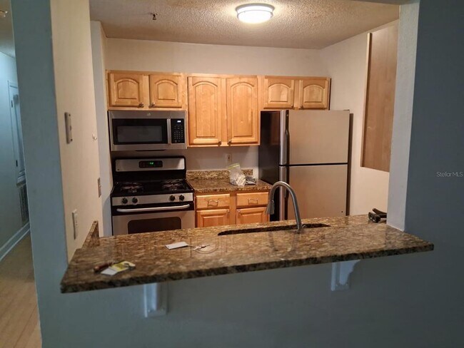 Building Photo - 2031 Dixie Belle Dr