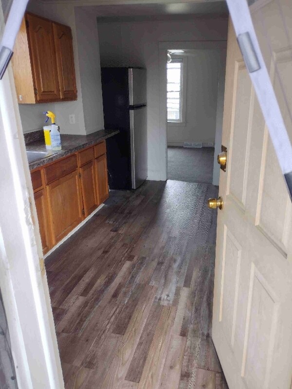 Building Photo - 12 E Liberty St