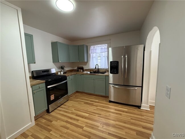 Building Photo - 2817 Milton Ave