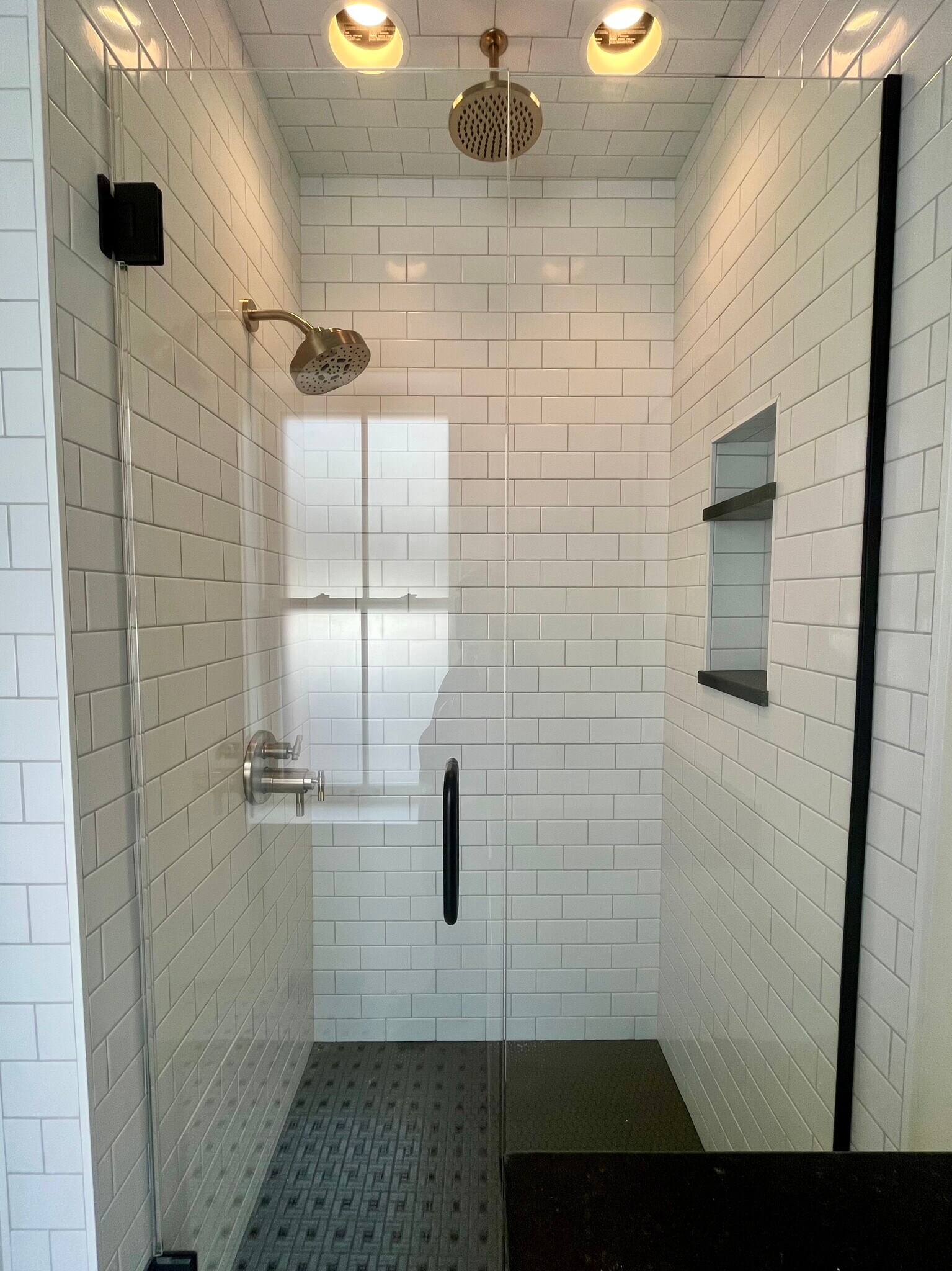 Building Photo - 670 Mohawk St