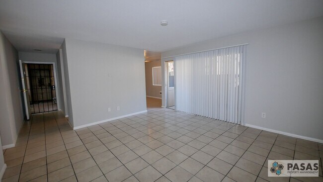 Building Photo - 1st Floor Remodeled Condo