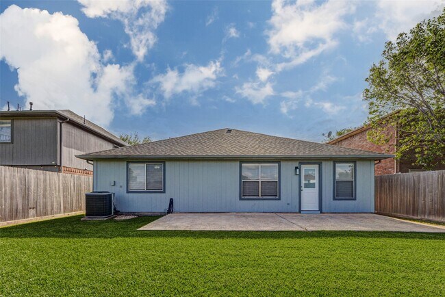 Building Photo - 18114 Noble Forest Dr