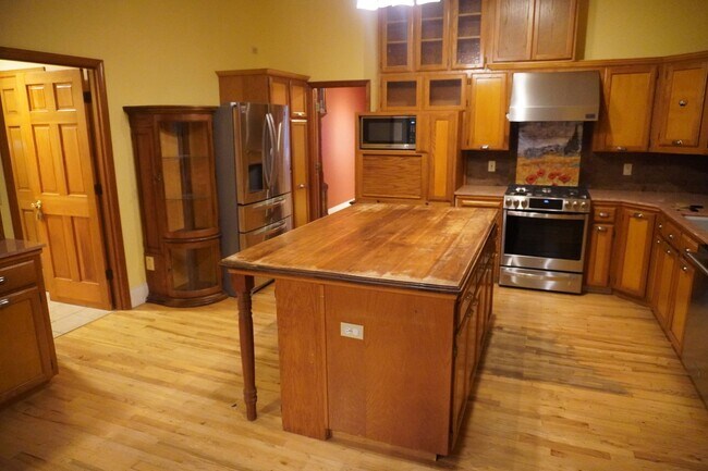 Building Photo - 24002 NE 120th Ct