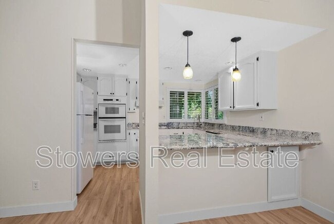 Building Photo - 2232 Oneida Cir