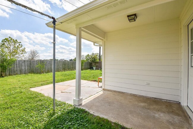 Building Photo - 12335 Shadowvista Dr