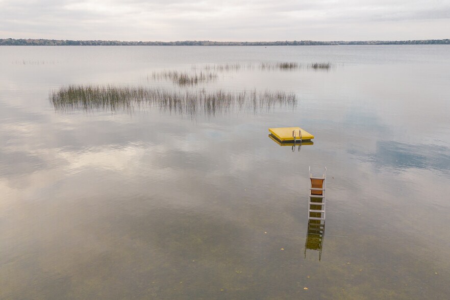 Building Photo - 6806 Sunset Strip NW