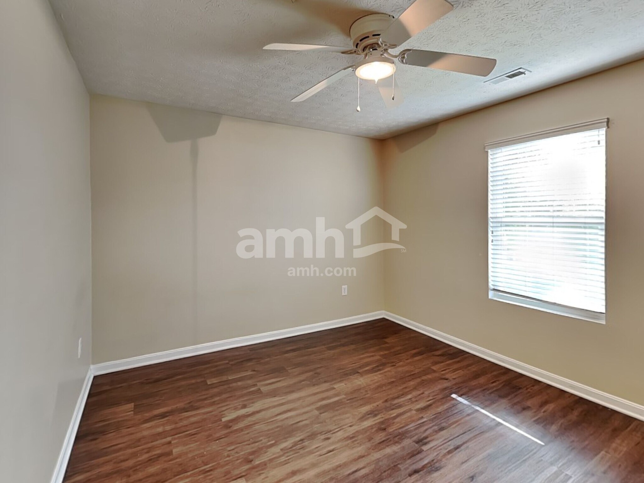 Building Photo - 355 Hennepin Dr