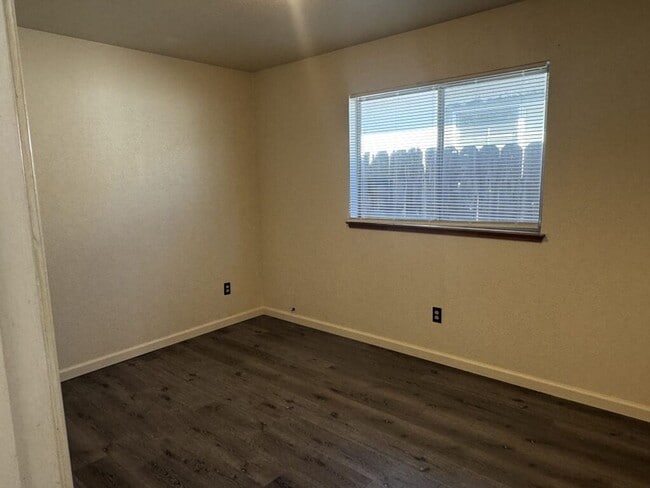 Building Photo - Charming 2 Bedroom, 1 Bath Home for Rent!