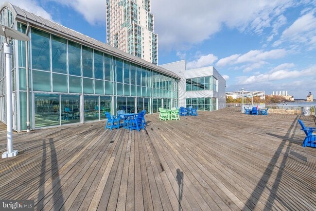 Building Photo - 901 N Penn St