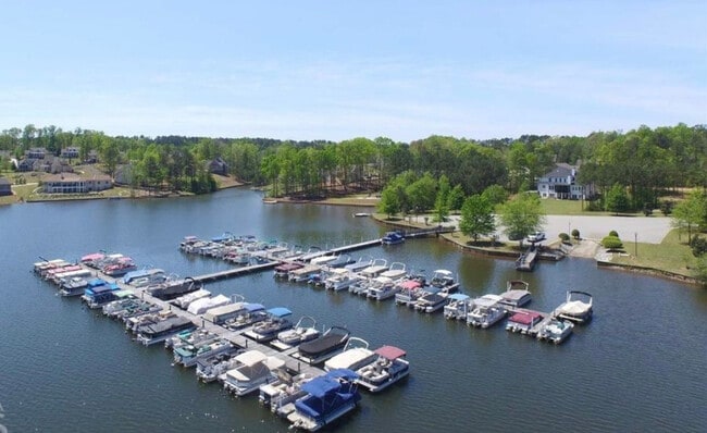 Building Photo - 110 Inland Cir