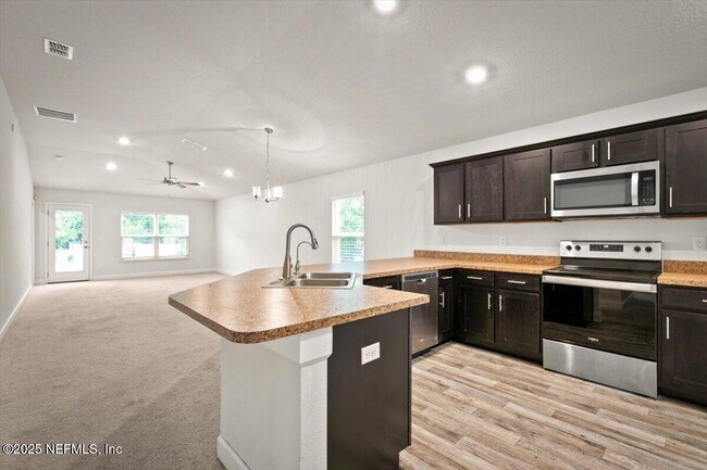 Building Photo - 7271 Gateway Ct
