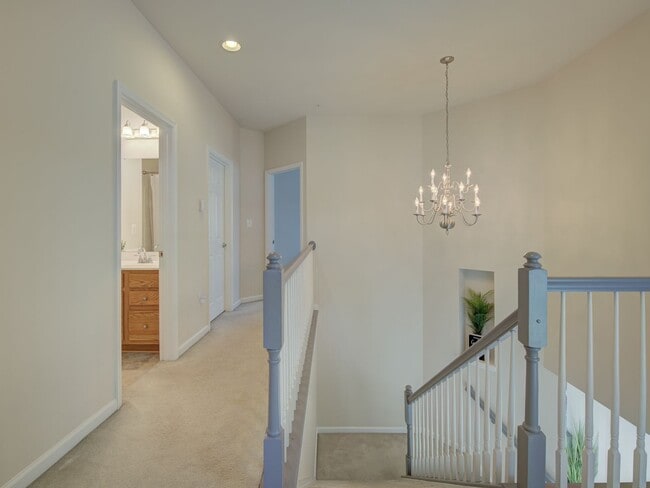 Building Photo - Lovely TH Available Now in Bowie! HCVP Warmly Welcomed.