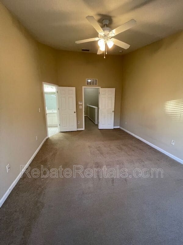 Building Photo - 4199 Highwood Dr