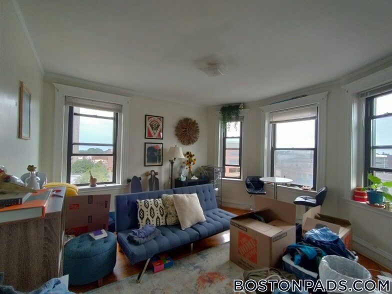 Building Photo - 17-19-19 Washington St S