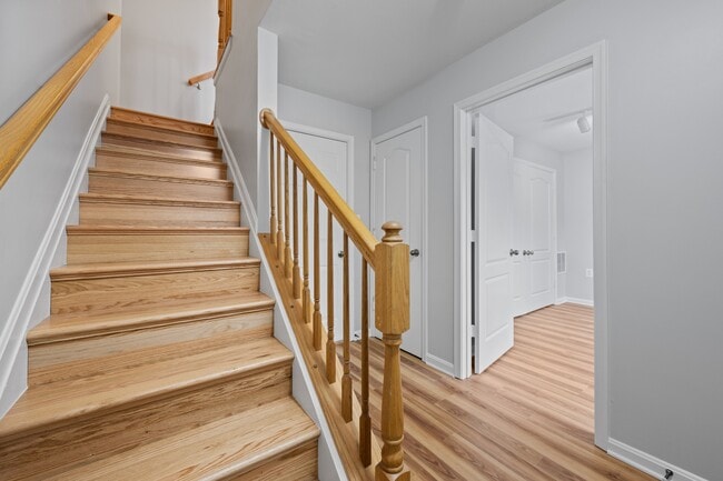 Building Photo - 556 Rhapsody Ct