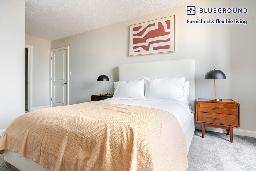 Building Photo - 4835 Cordell Ave