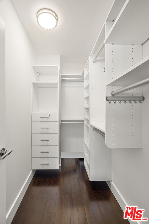 Building Photo - 8787 Shoreham Dr