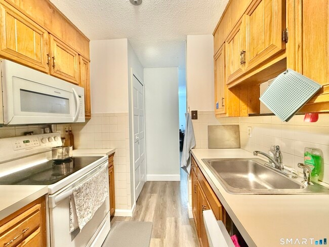 Building Photo - 34 A Padanaram Rd