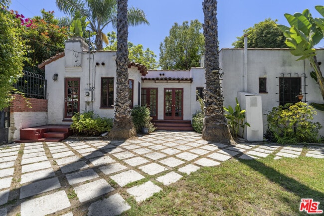 Building Photo - 3731 Griffith View Dr