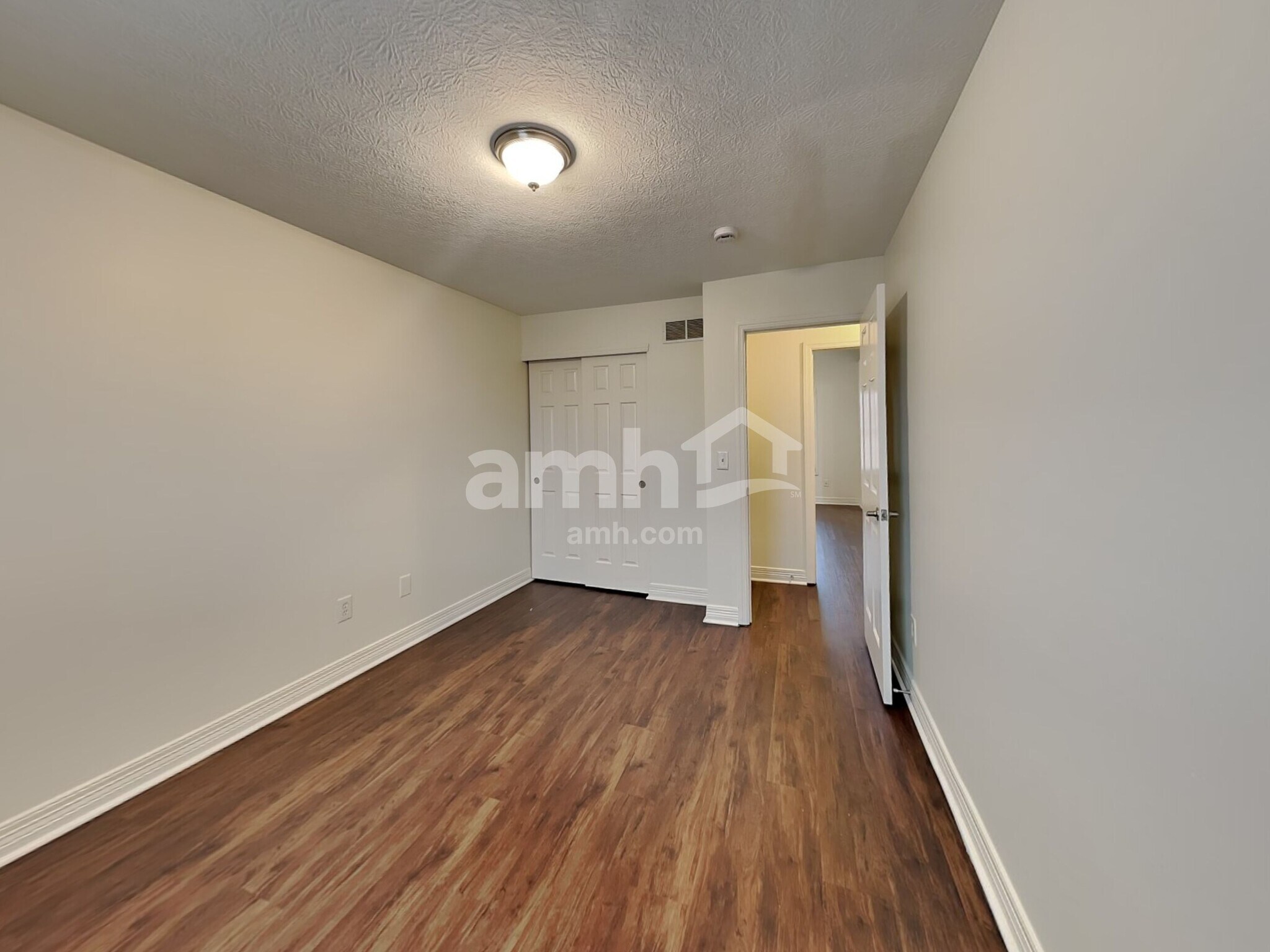 Building Photo - 2083 Shetland St