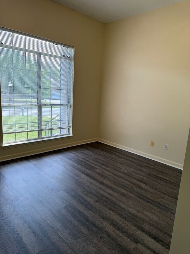 Building Photo - Charming Wilmington Island Rental – Minutes from the Beach and Downtown!