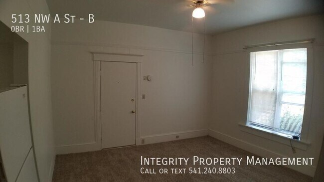 Building Photo - 513 NW A St