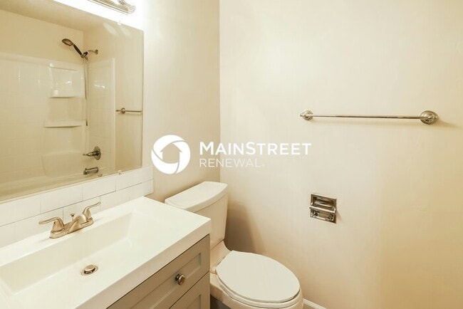 Building Photo - 4 Bedroom Pet-Friendly Home in KANSAS CITY, MO with Main Street Renewal
