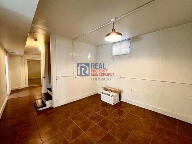 Building Photo - 565 S Ogden St