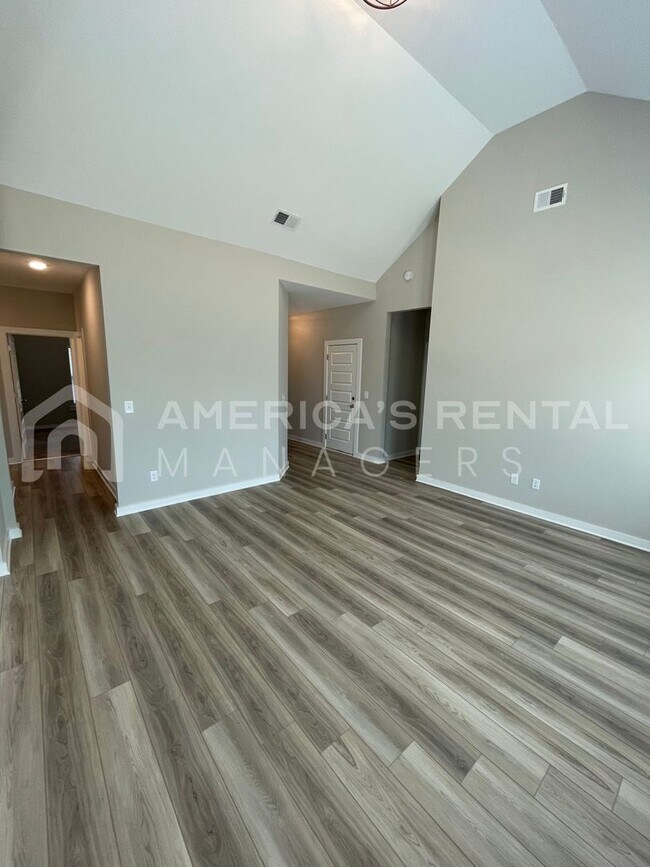Building Photo - DEPOSIT PENDING!!! Home for Rent in Eastab...