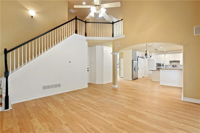 Building Photo - 1452 Crown Terrace