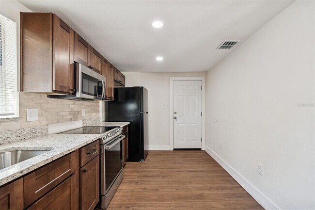 Building Photo - 9412 N Brooks St