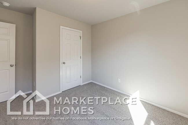 Building Photo - 981 E Starling St