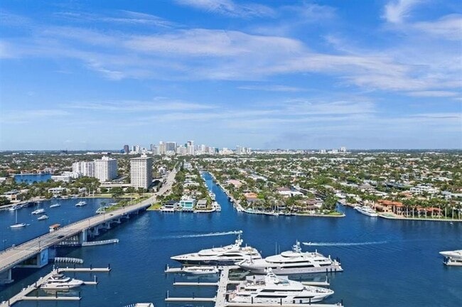 Building Photo - 200 S Birch Rd