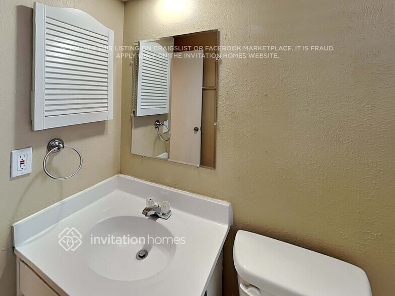 Building Photo - 4640 Wineberry Dr