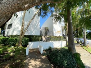 Building Photo - 2500 Abbot Kinney Blvd