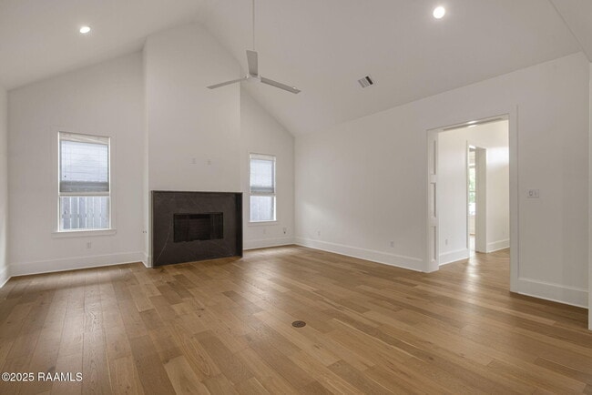 Building Photo - 102 Drifting Sands Ln