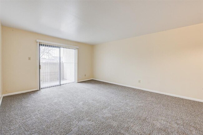 Building Photo - 8433 Hearth Dr