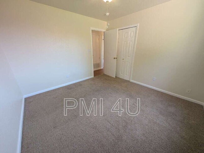 Building Photo - 4800 Choctaw Trail NW