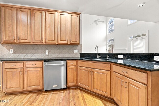 Building Photo - 401 Waverly Hills Dr