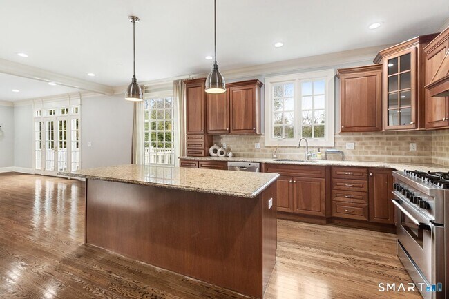 Building Photo - 59 Crescent Rd