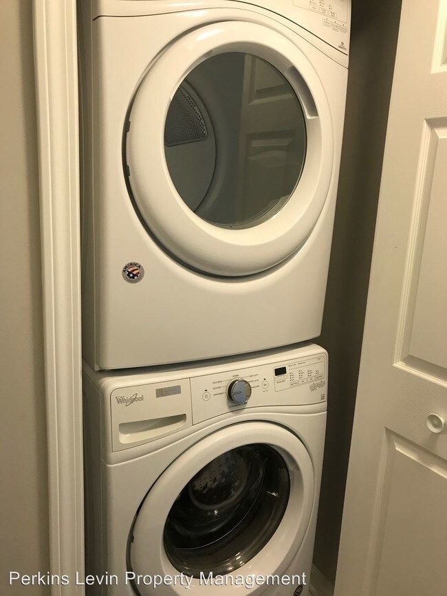 Building Photo - 2008 Bryant Ave S