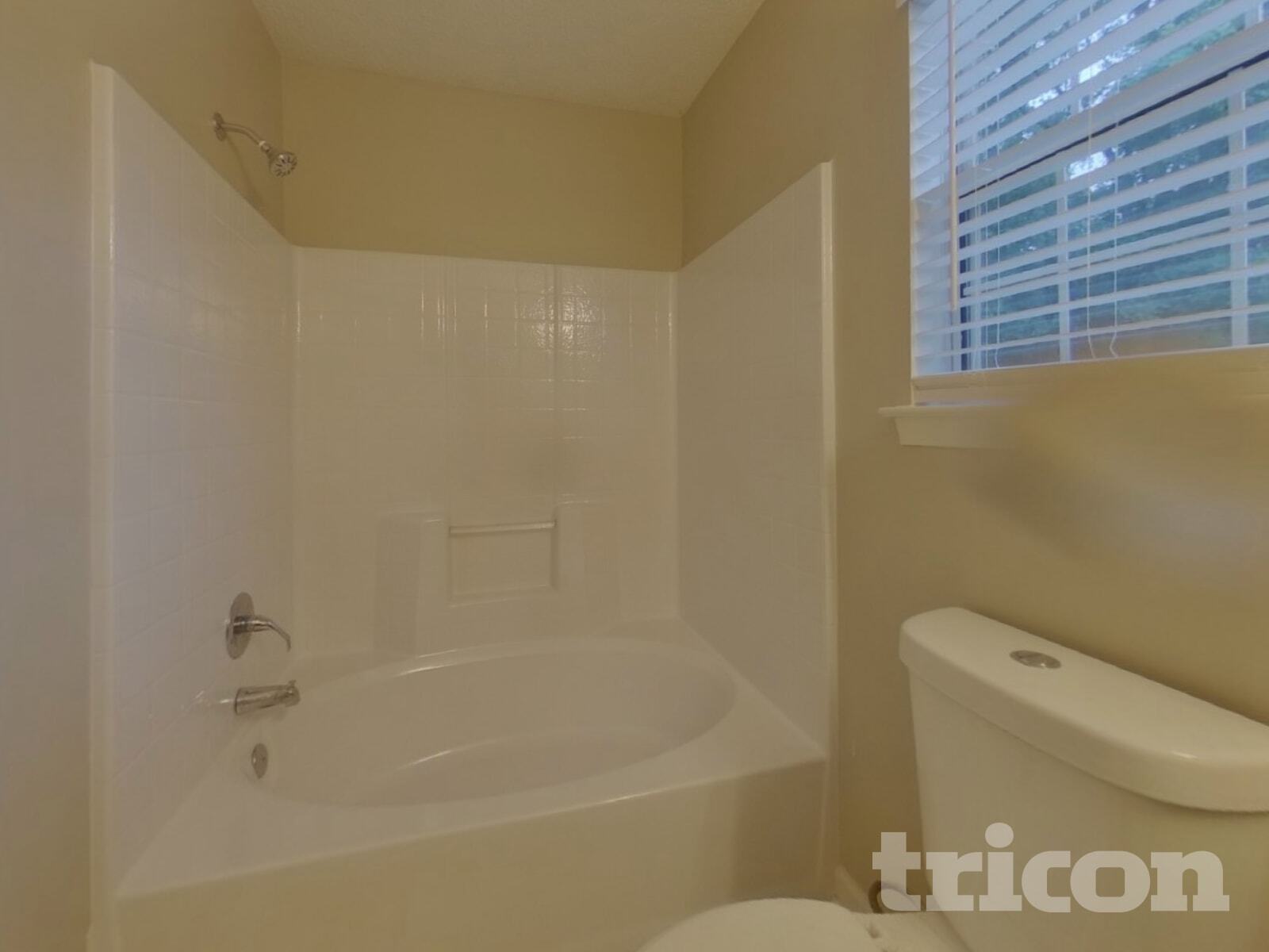 Building Photo - 10007 Northwoods Forest Dr