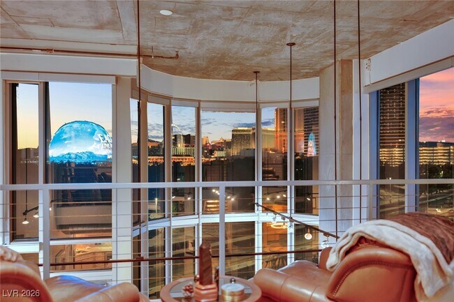 Building Photo - 360 E Desert Inn Rd